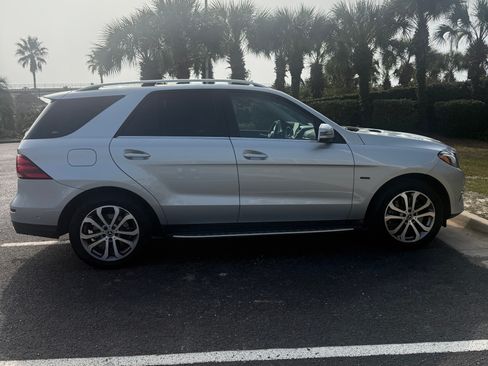 Used 2018 Mercedes-Benz GLE 550e 4MATIC image 4