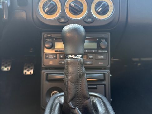 Used 2003 Toyota MR2 image 5