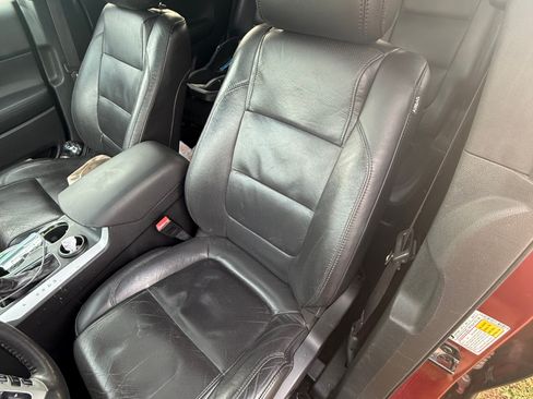 Used 2015 Ford Explorer Limited w/ Equipment Group 301A FWD image 4