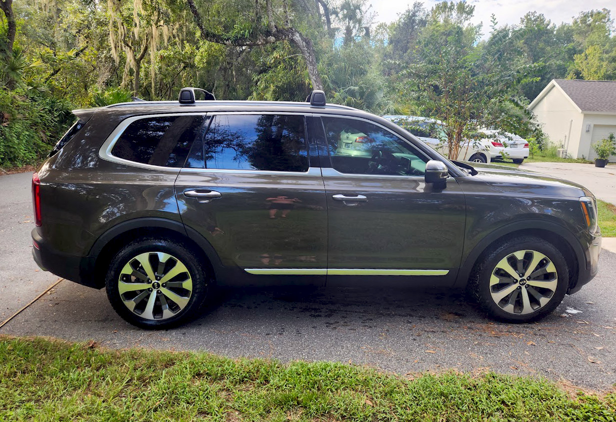 Used 2021 Kia Telluride S FWD image 6