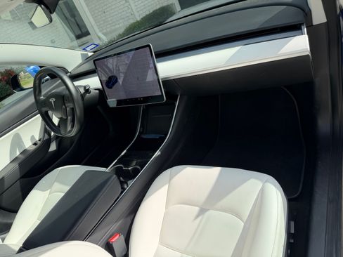Used 2018 Tesla Model 3 Long Range image 10