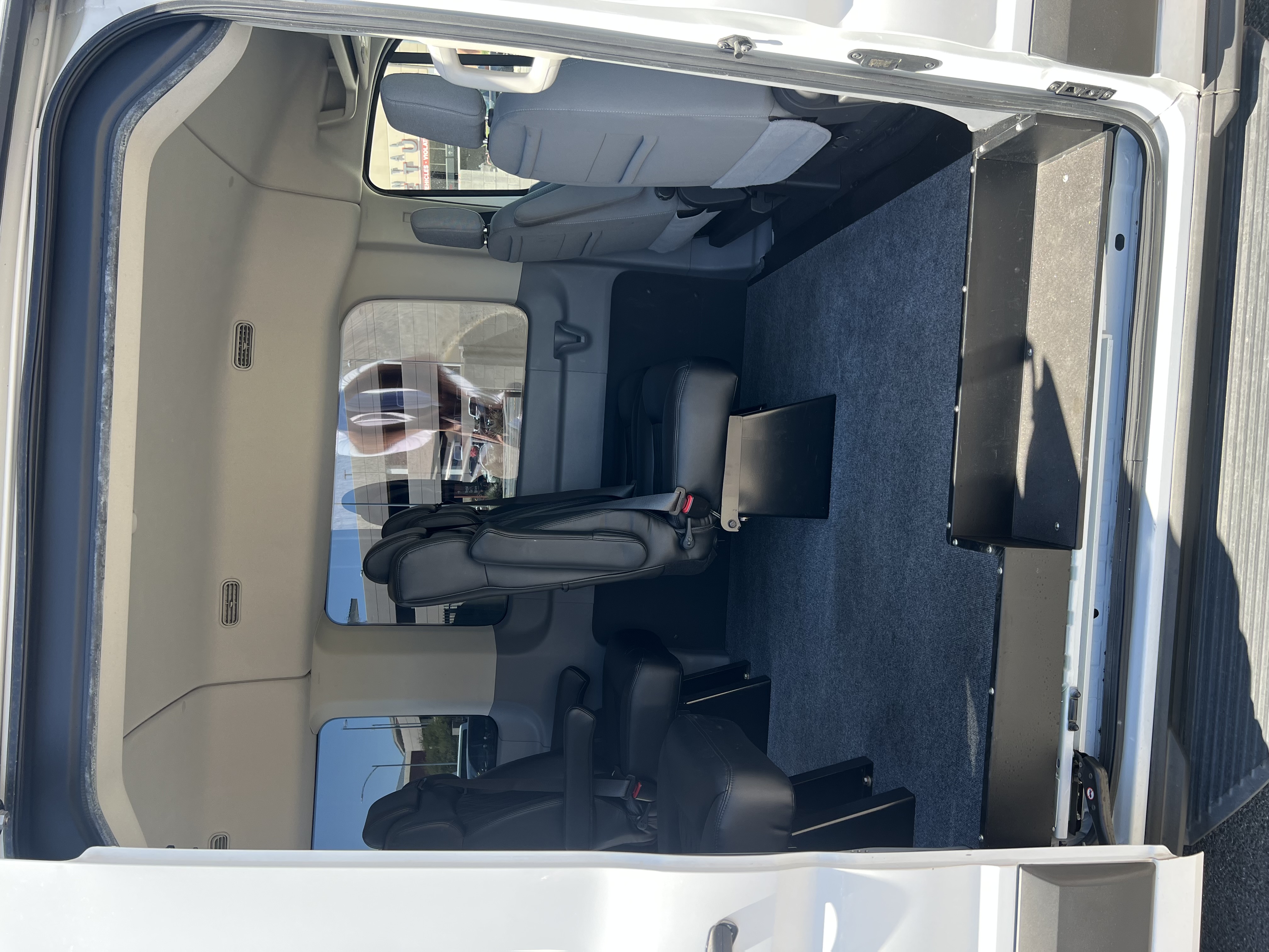 Used 2019 Ford Transit 150 XLT RWD image 9