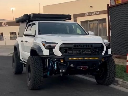 Used 2024 Toyota Tacoma TRD Off-Road w/ TRD Off Road Premium Package image 1