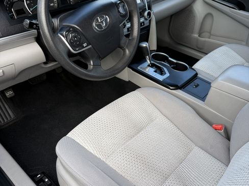 Used 2014 Toyota Camry LE image 13