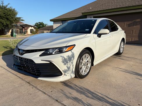 Used 2023 Toyota Camry LE FWD image 1