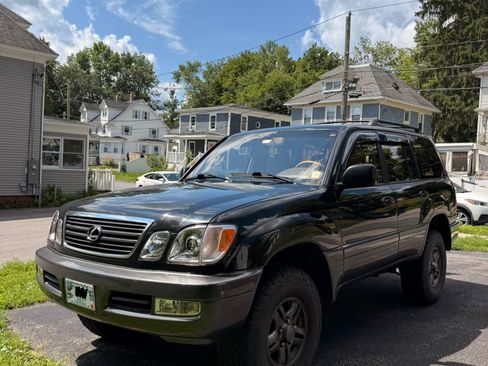 Used 2001 Lexus LX 470 4WD image 2