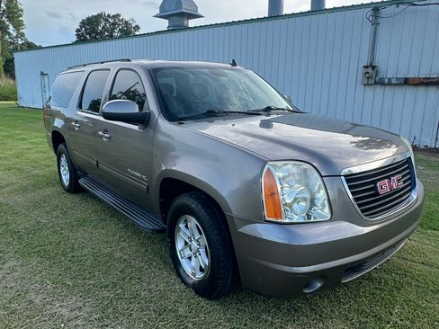 Used 2011 GMC Yukon XL SLE RWD image 5