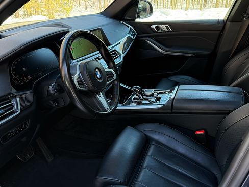 Used 2022 BMW X5 M50i w/ Premium Package image 2