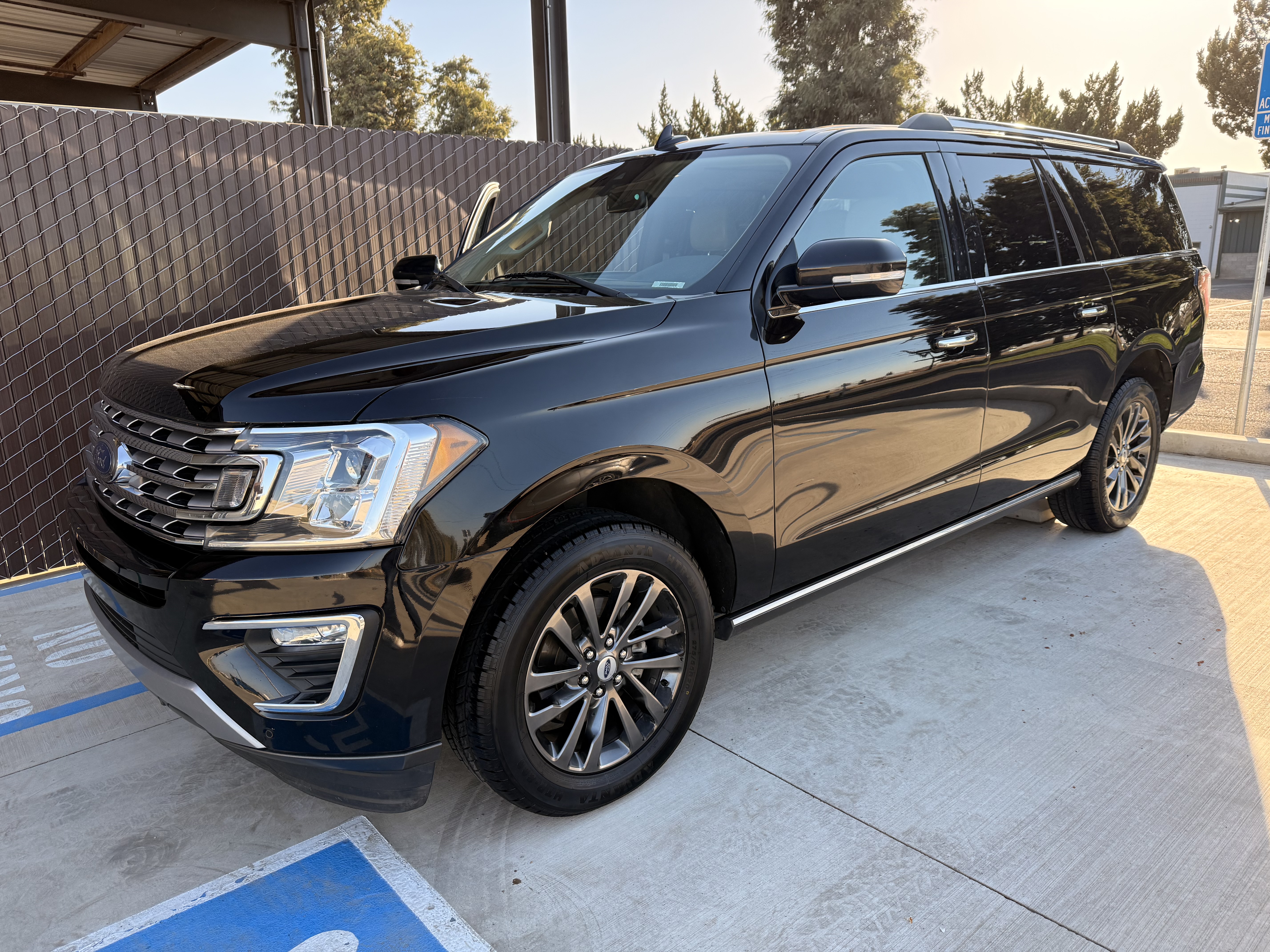 Used 2021 Ford Expedition Max Limited RWD image 1