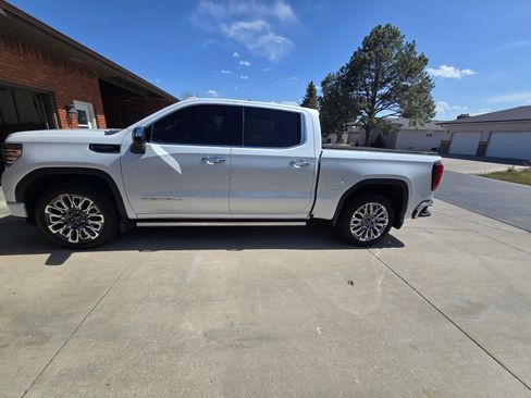 Used 2023 GMC Sierra 1500 Denali Ultimate image 13