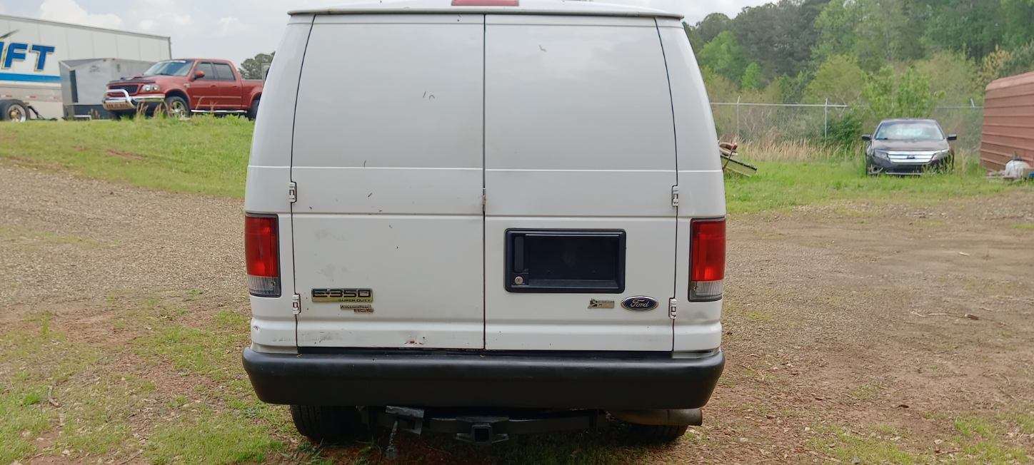 Used 2006 Ford E-350 and Econoline 350 Super Duty RWD image 4