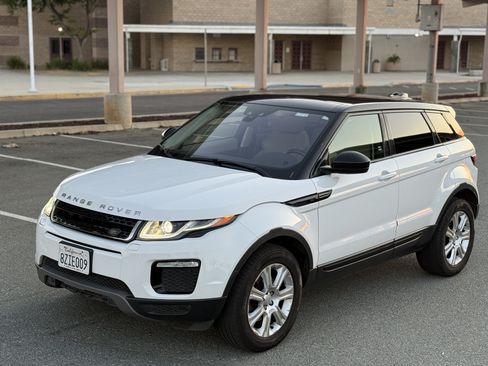 Used 2018 Land Rover Range Rover Evoque SE Premium AWD/4WD image 5