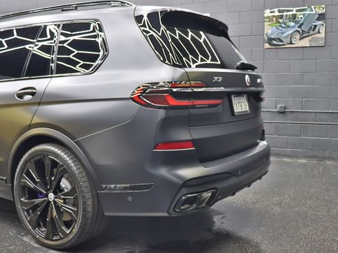 Used 2023 BMW X7 M60i w/ Executive Package image 8