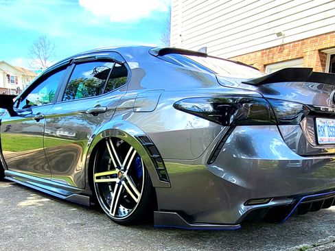 Used 2020 Toyota Camry SE image 4