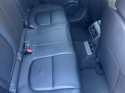 Used 2018 Jaguar F-PACE Premium image 10