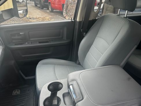 Used 2018 RAM 2500 Tradesman w/ Chrome Appearance Group image 12