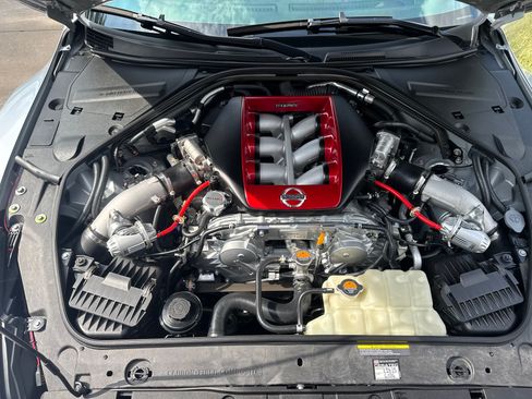 Used 2018 Nissan GT-R NISMO AWD/4WD image 12