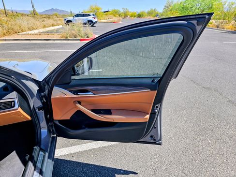 Used 2022 BMW 530i w/ Convenience Package image 20