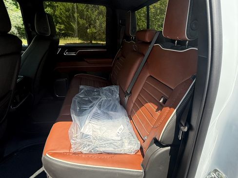 Used 2026 GMC Sierra 3500 Denali Ultimate AWD/4WD image 12