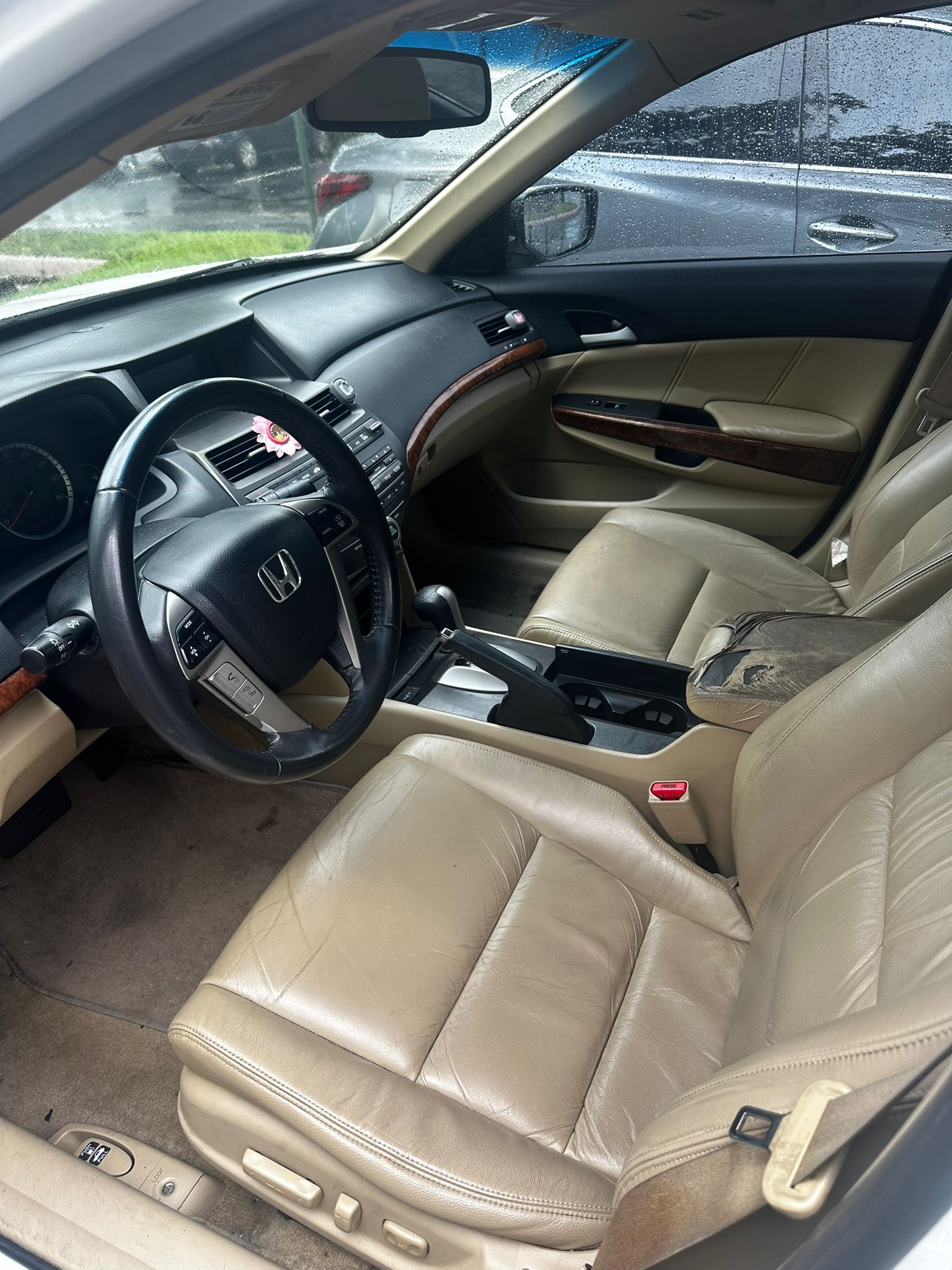 Used 2011 Honda Accord EX-L image 8