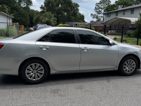 Used 2012 Toyota Camry FWD image 9