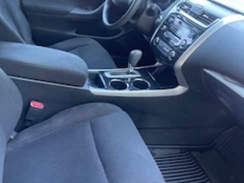 Used 2014 Nissan Altima 2.5 S FWD image 4