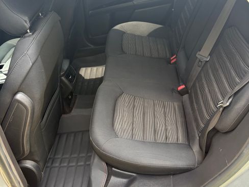 Used 2016 Ford Fusion SE FWD image 11