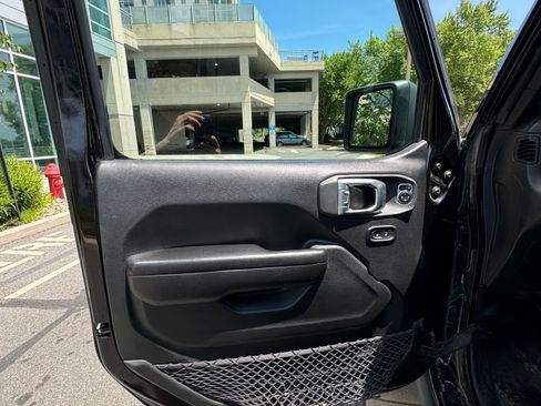 Used 2021 Jeep Gladiator Rubicon w/ LED Lighting Group image 24