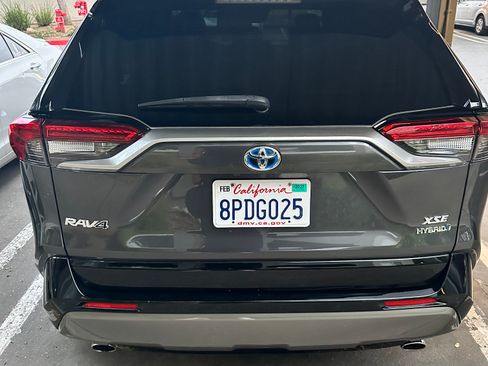 Used 2020 Toyota RAV4 XSE image 8