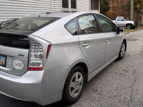 Used 2010 Toyota Prius Three image 11
