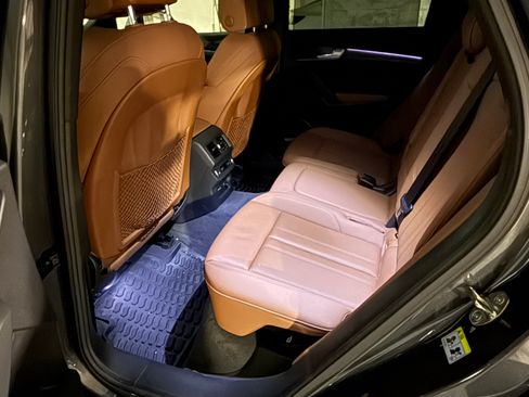 Used 2021 Audi Q5 e Prestige image 11