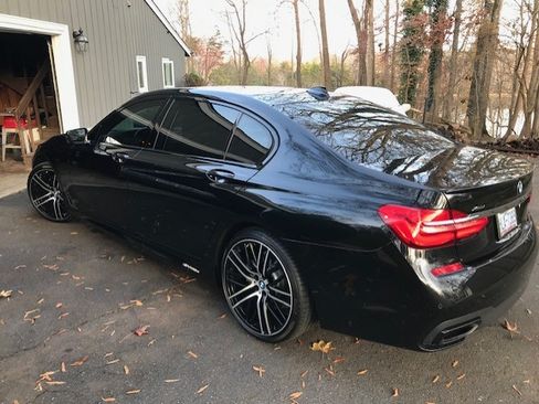 Used 2017 BMW 750i xDrive image 1