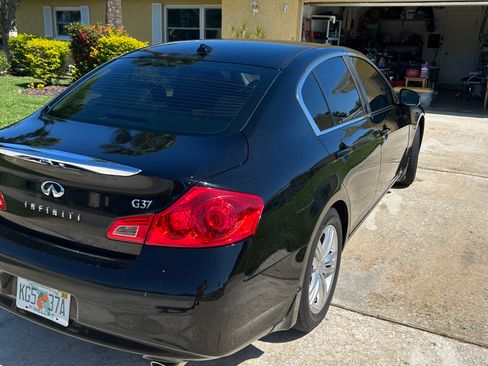 Used 2013 INFINITI G37 Journey RWD image 8