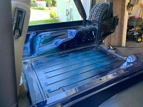 Used 2005 Jeep Wrangler Unlimited w/ Premium Audio Group image 17