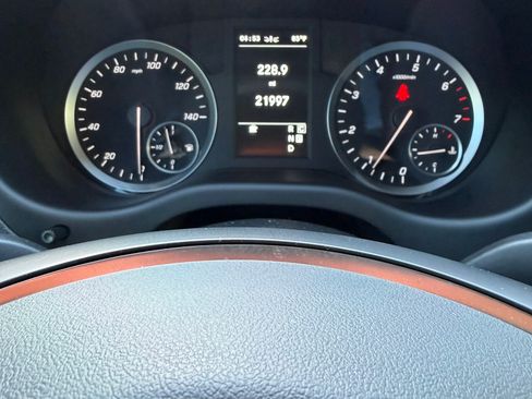 Used 2022 Mercedes-Benz Metris image 17
