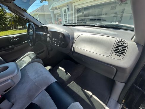 Used 2004 Ford F150 Lightning image 25