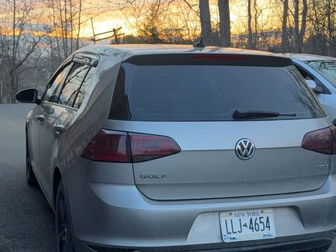 Used 2015 Volkswagen Golf TDI S image 2