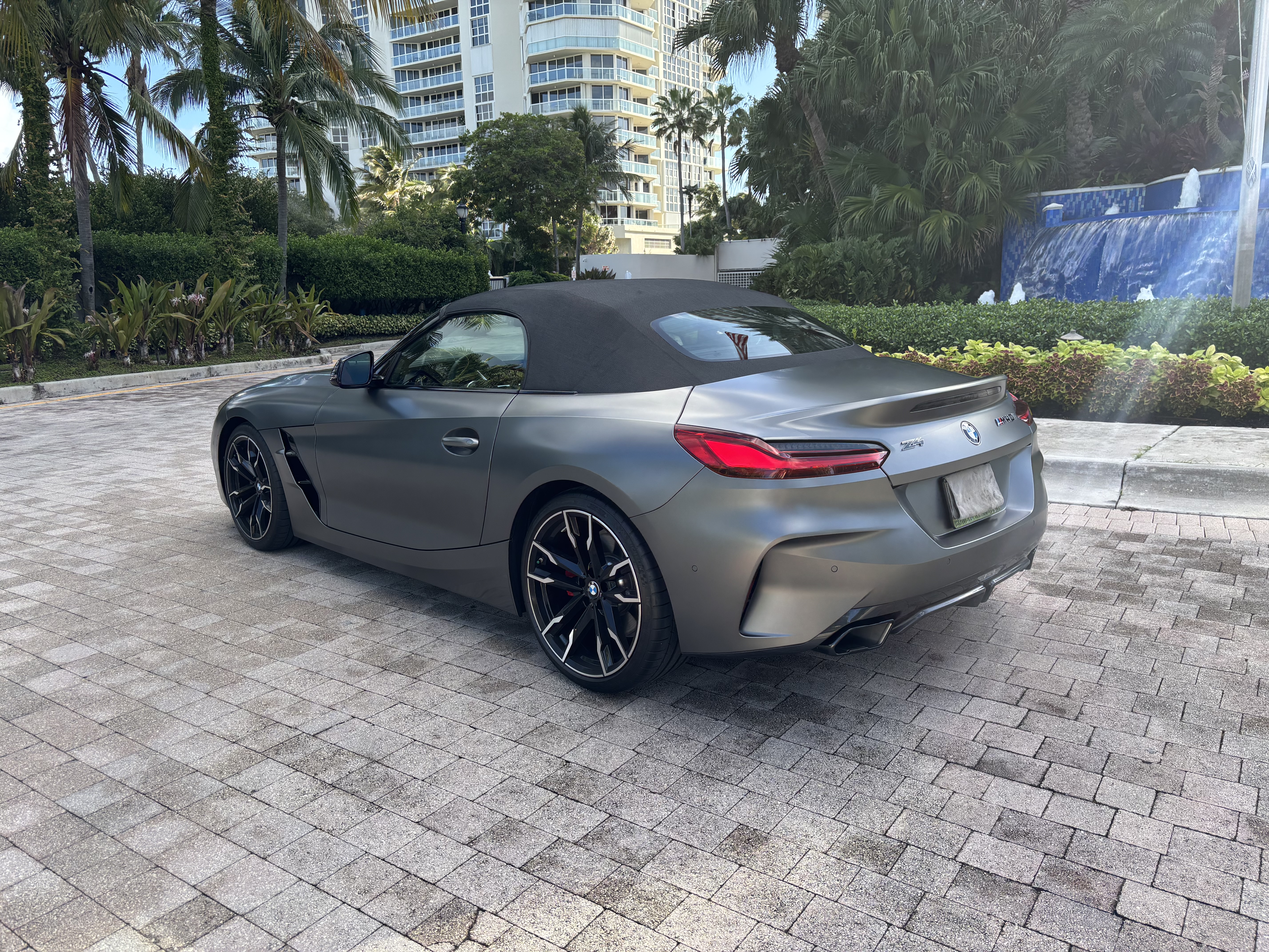 Used 2025 BMW Z4 M40i w/ Edition RWD image 8