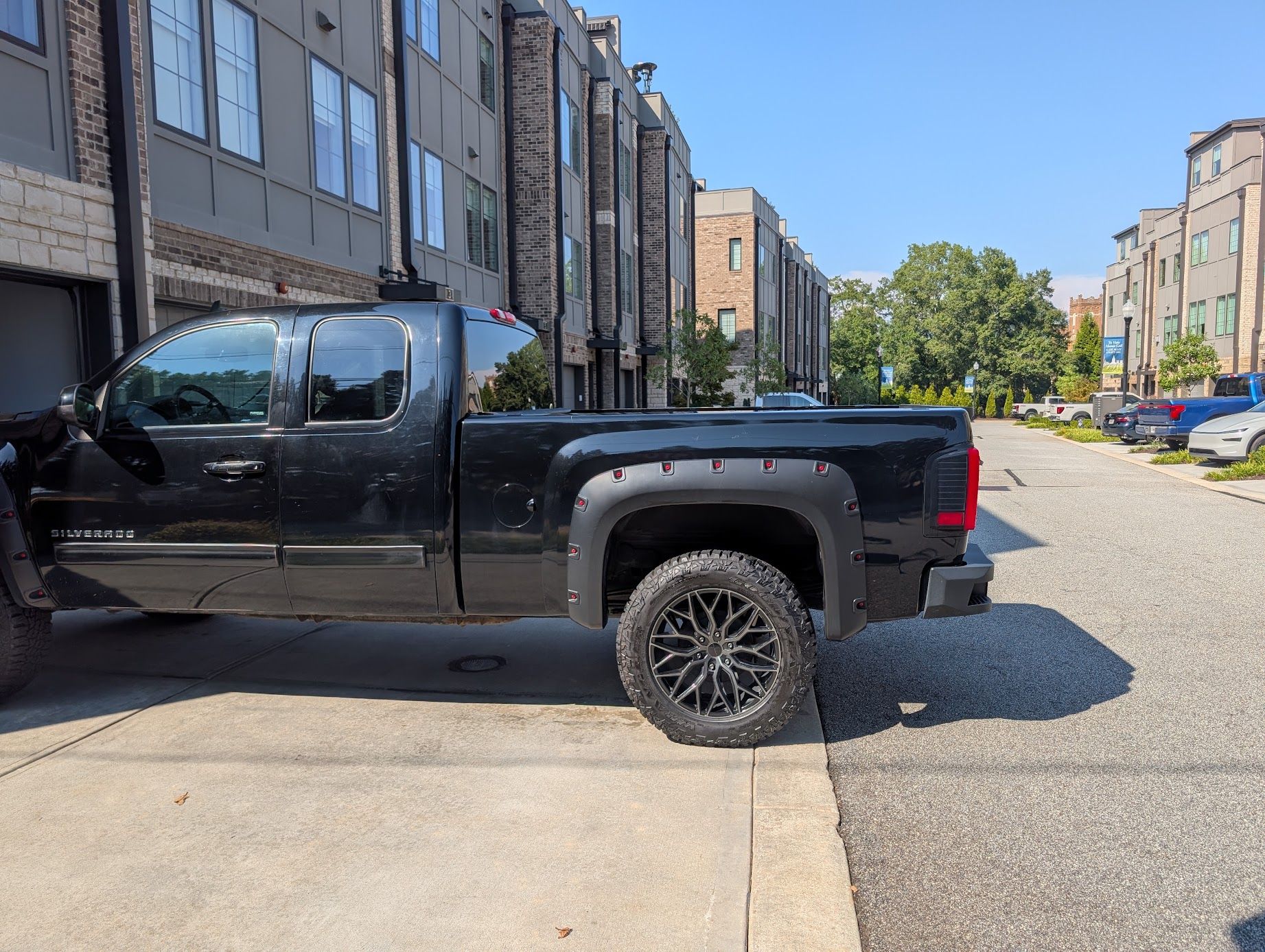 Used 2013 Chevrolet Silverado 1500 LTZ w/ LTZ Plus Package AWD/4WD image 9