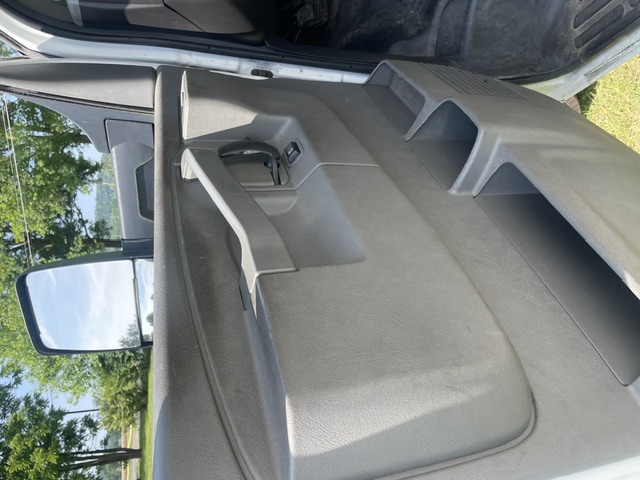 Used 2016 GMC Savana 4500 RWD image 16