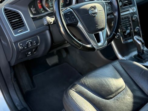 Used 2014 Volvo XC60 T6 image 12