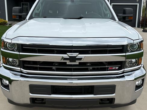 Used 2018 Chevrolet Silverado 2500 LT w/ All Star Edition AWD/4WD image 4