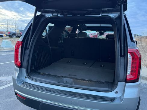 Used 2024 GMC Yukon SLT w/ SLT Premium Package image 26