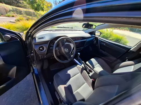 Used 2018 Toyota Corolla LE image 11