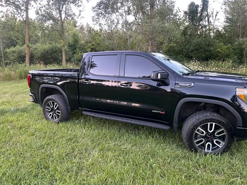 Used 2021 GMC Sierra 1500 AT4 w/ AT4 Premium Package AWD/4WD image 2