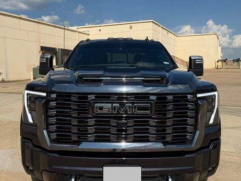 Used 2024 GMC Sierra 2500 Denali Ultimate image 1
