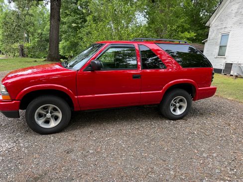 Used 1999 Chevrolet Blazer 2WD 2-Door image 1