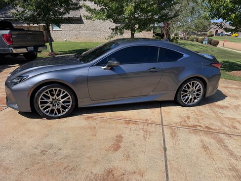 Used 2019 Lexus RC 350 w/ Premium Package RWD image 2