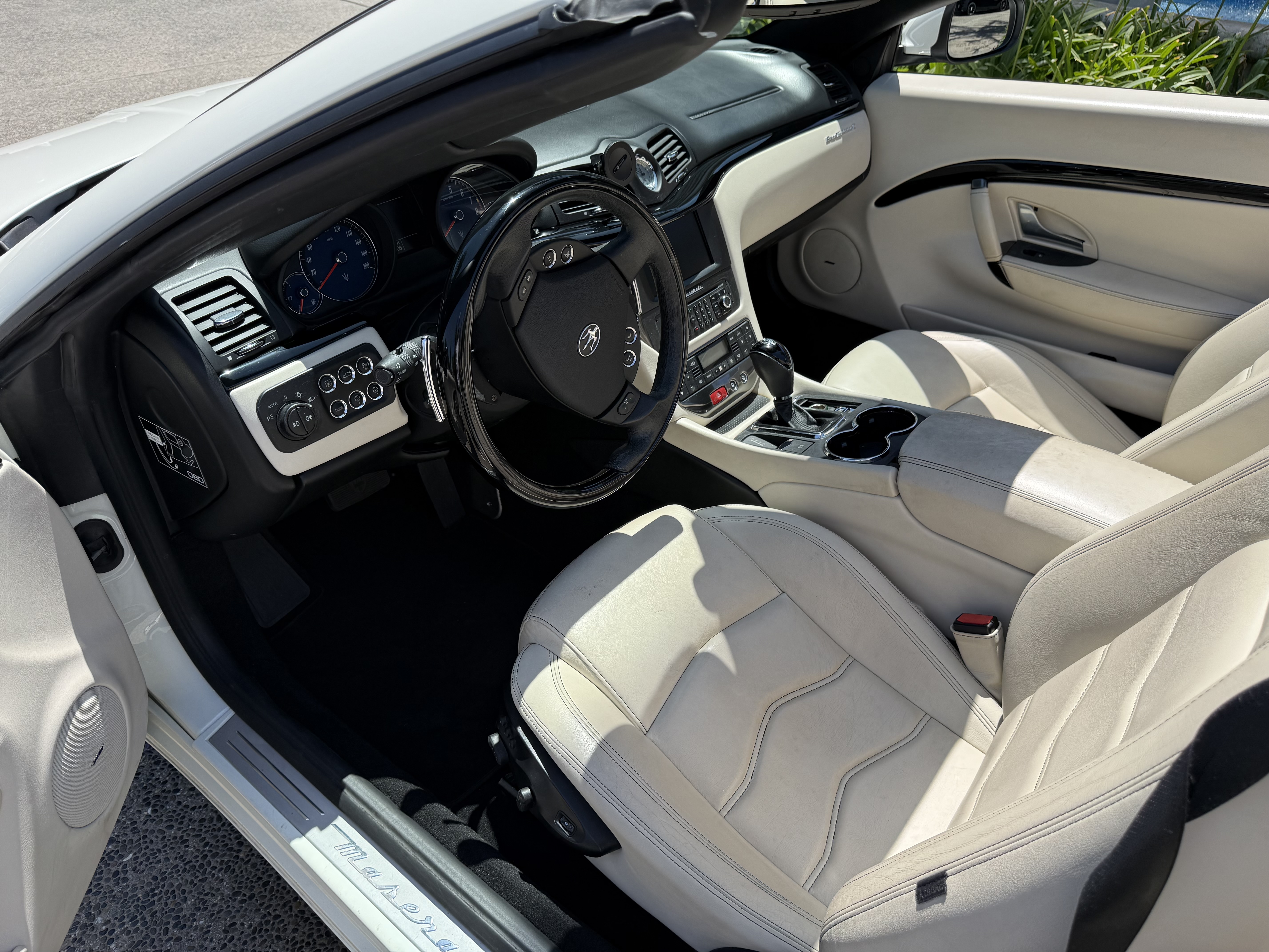 Used 2014 Maserati GranTurismo Convertible RWD image 10