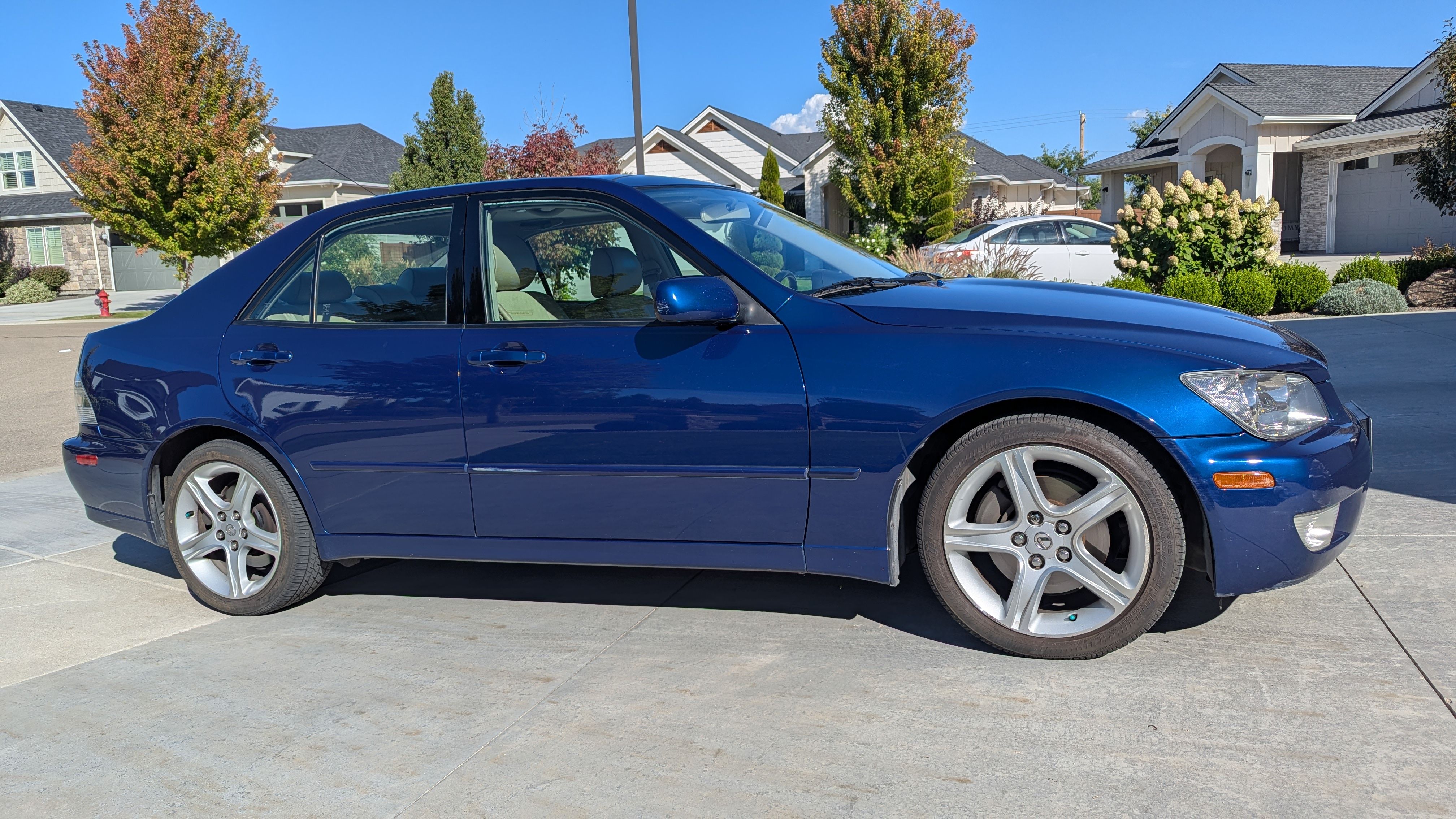 Used 2001 Lexus IS 300 RWD image 1